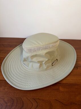 Tilley Airflo LTM6 Unisex Khaki Hat.  Size 7 1/8
